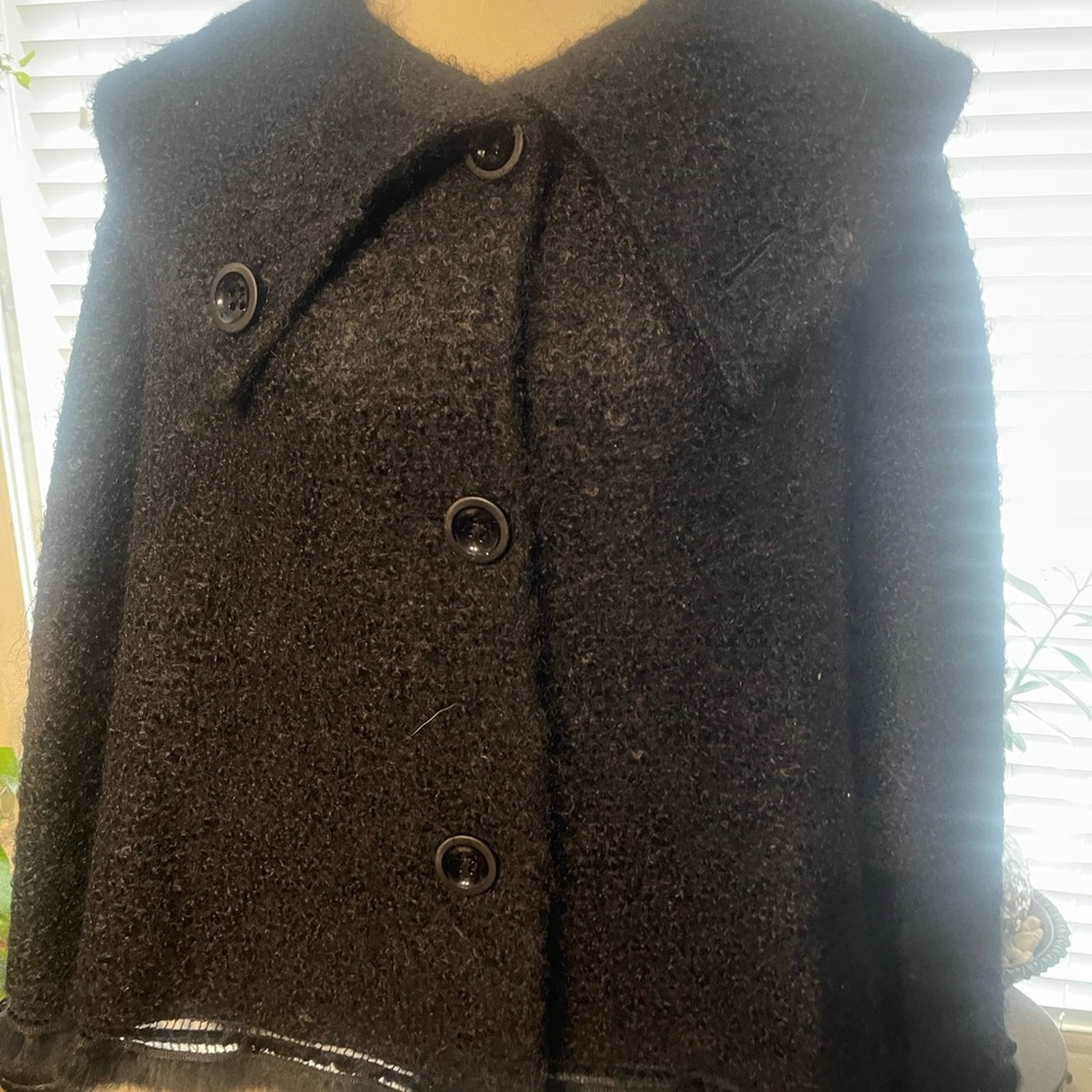 AURA CAPE - Picture 8 of 10